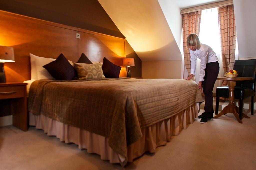 Wallis Arms Millstreet Room photo