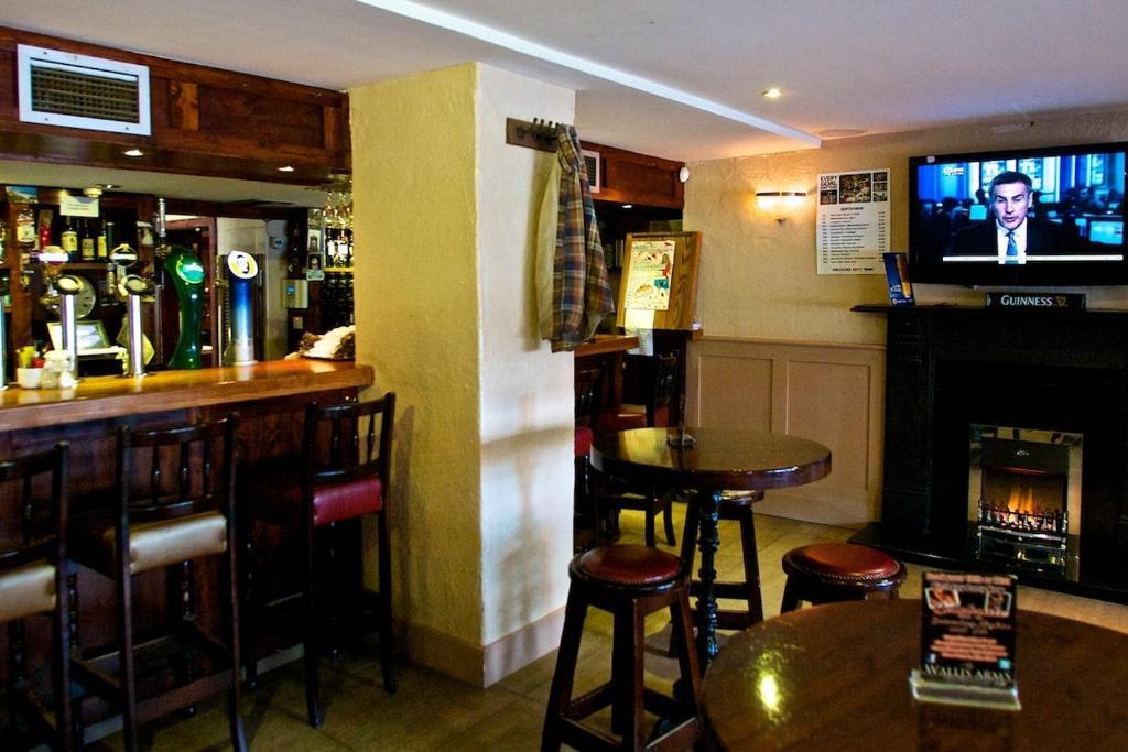 Wallis Arms Millstreet Exterior photo